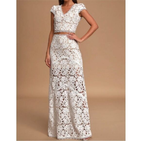 Lace Skirt & Crop Top Set - Picture 9 of 12